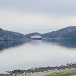 Vakantiehuis Coastal With Panoramic Views In Hovikstranda