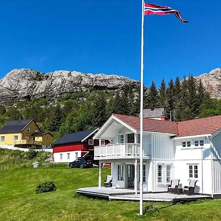 Coastal With Panoramic Views In Hovikstranda Vakantiehuis Sandvikberget