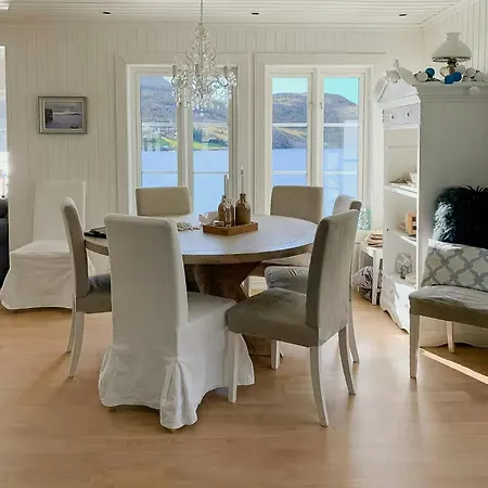 Coastal With Panoramic Views In Hovikstranda Nyaraló