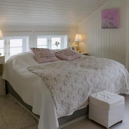 Coastal With Panoramic Views In Hovikstranda *